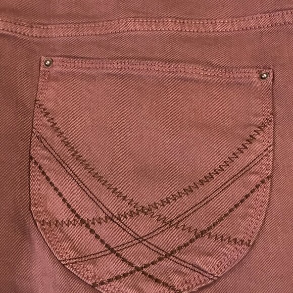 Old Navy Stylish Skinny Jeans with Back Pocket Detail sz 16 NEW - Picture 4 of 7